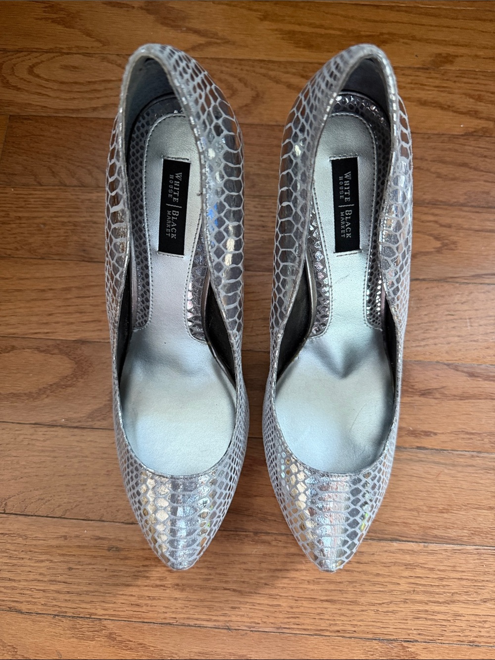 White House Black Market Metallic Silver Snakeskin Pointed Pumps